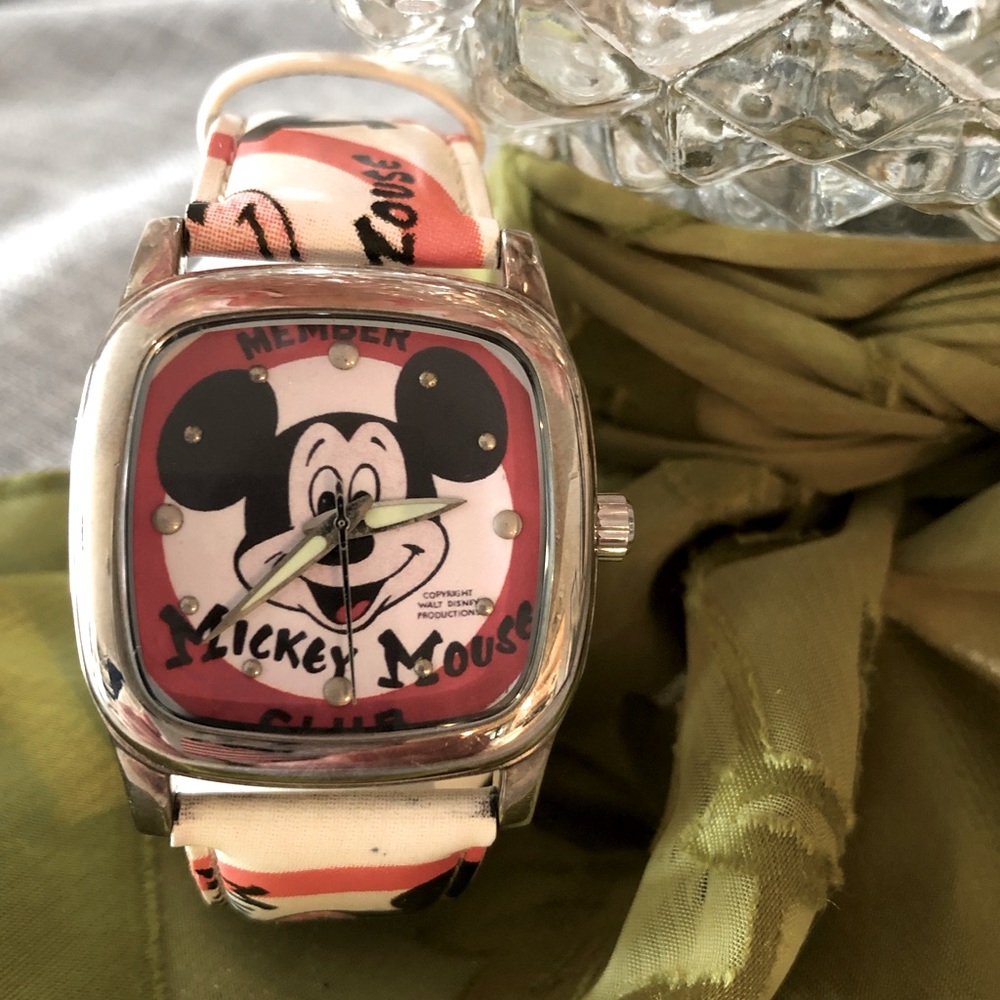 VINTAGE Mickey Mouse watch